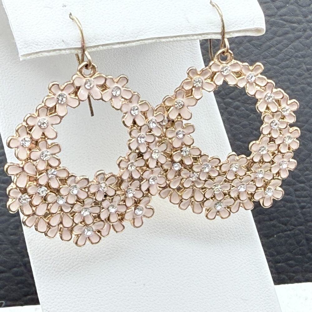 Vintage Flower Hoop Earrings White Enamel Crystal Sweet Alyssum Gold Tone Dangle